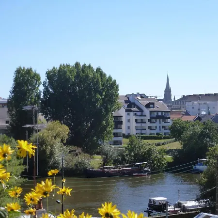 A La Maison Jaune Nantes