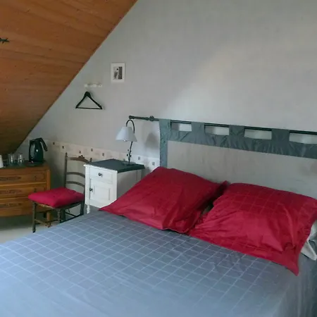 A La Maison Jaune Bed and Breakfast